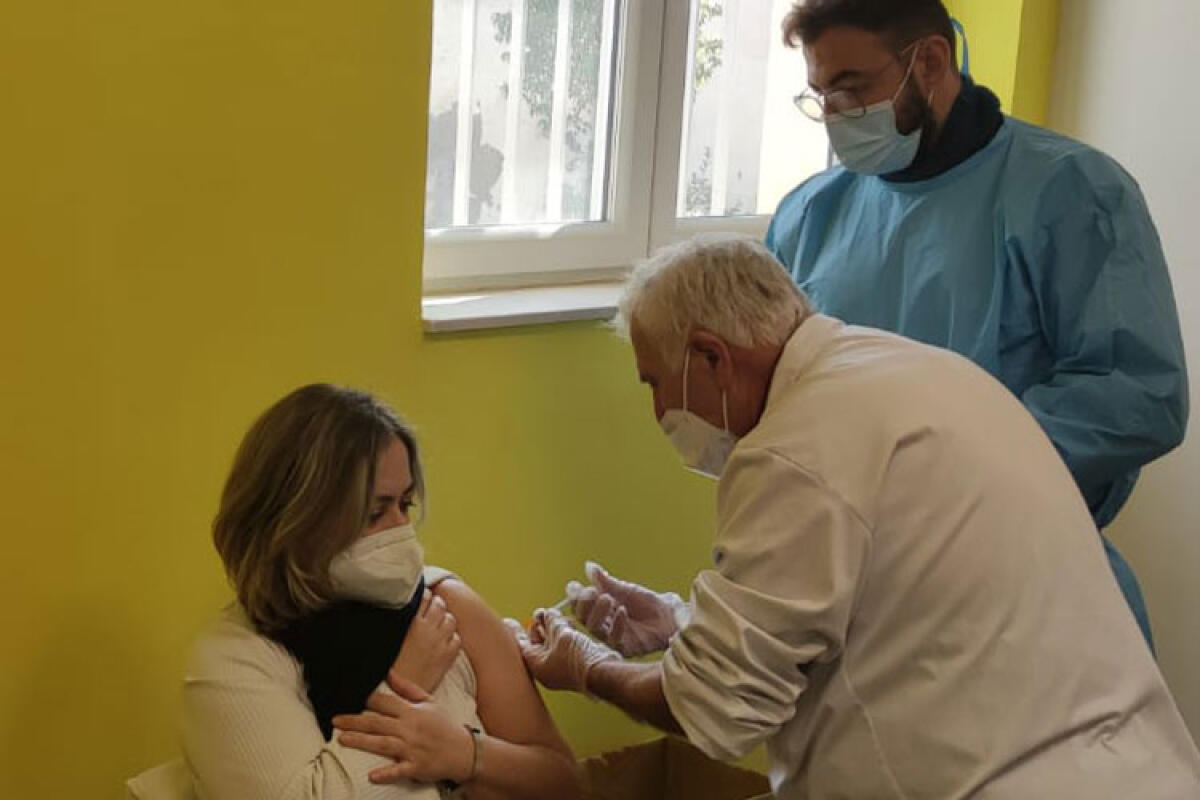 Vaccini, da stamattina tocca al personale scolastico - 
