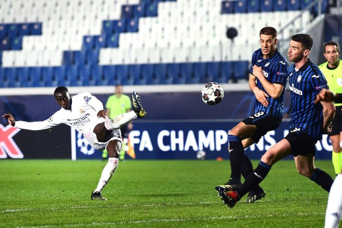 Atalanta in 10 cede solo nel finale, Real vince 1-0 - 