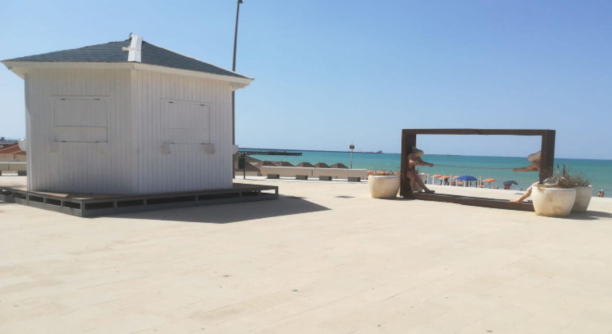 Il chiosco della discordia, Cga smentisce il Tar: "Ha le autorizzazioni non va rimosso" - Il chiosco al centro della contesa