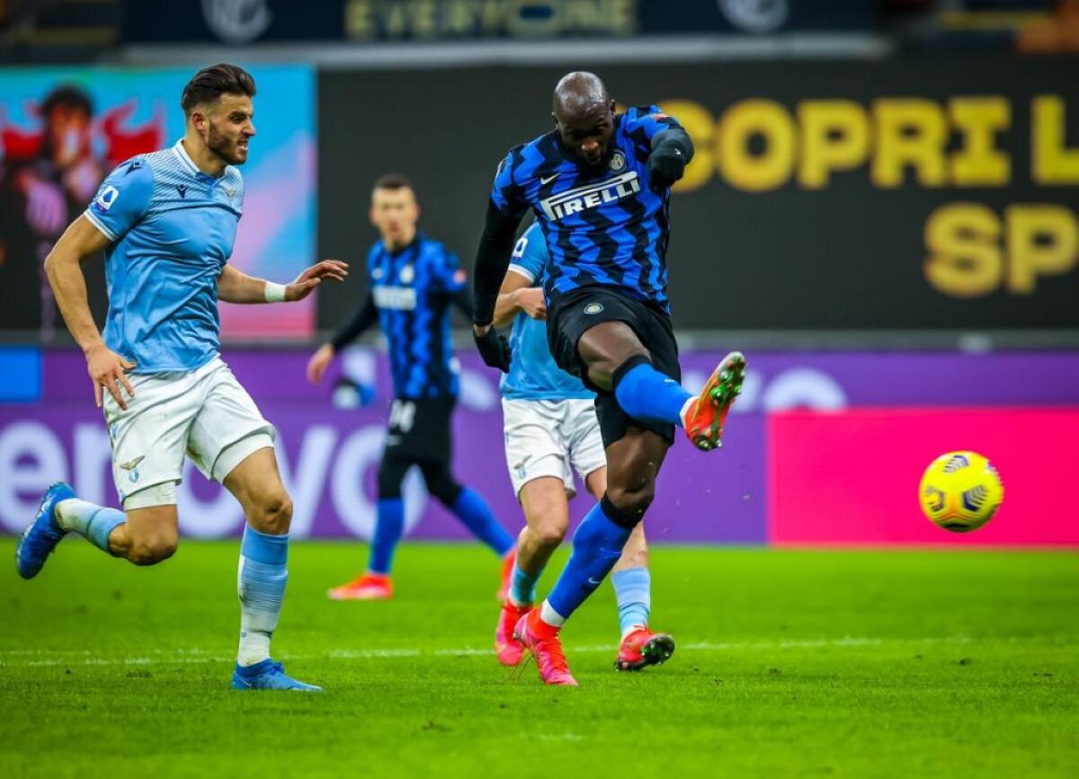 L’Inter piega la Lazio 3-1 e sorpassa il Milan in testa - 