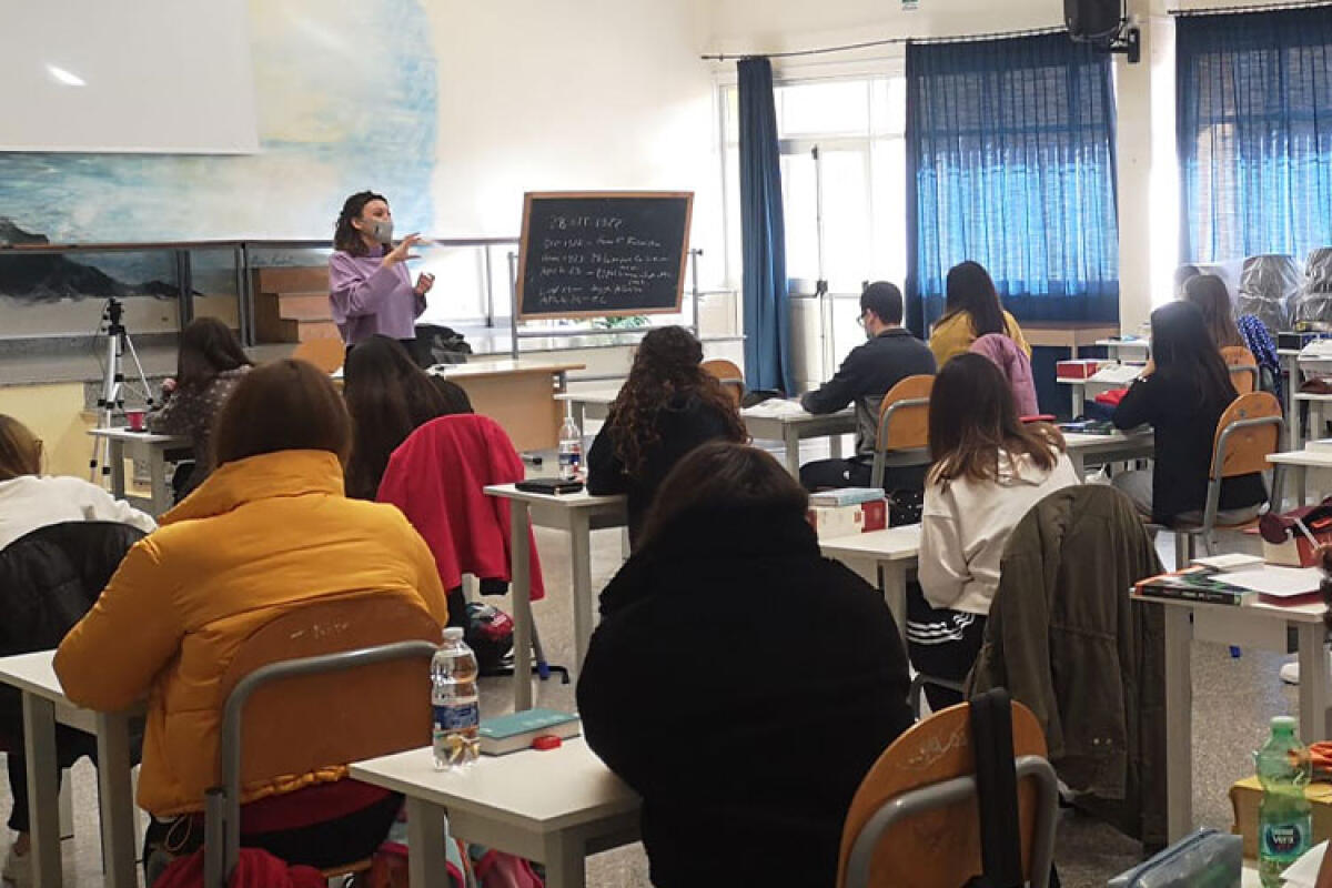 Superiori al rientro, gli studenti riscoprono l'aula - 