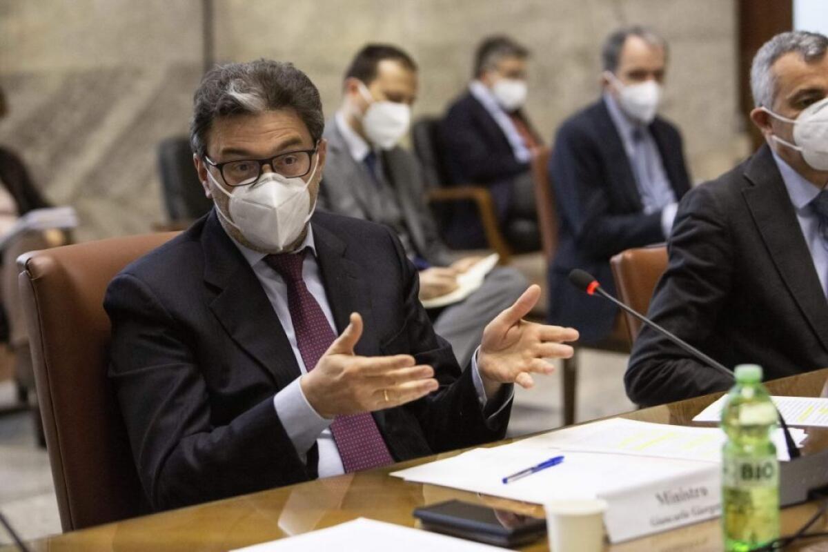 Ex Ilva, Giorgetti “Serve un aggiornamento del piano industriale” - 