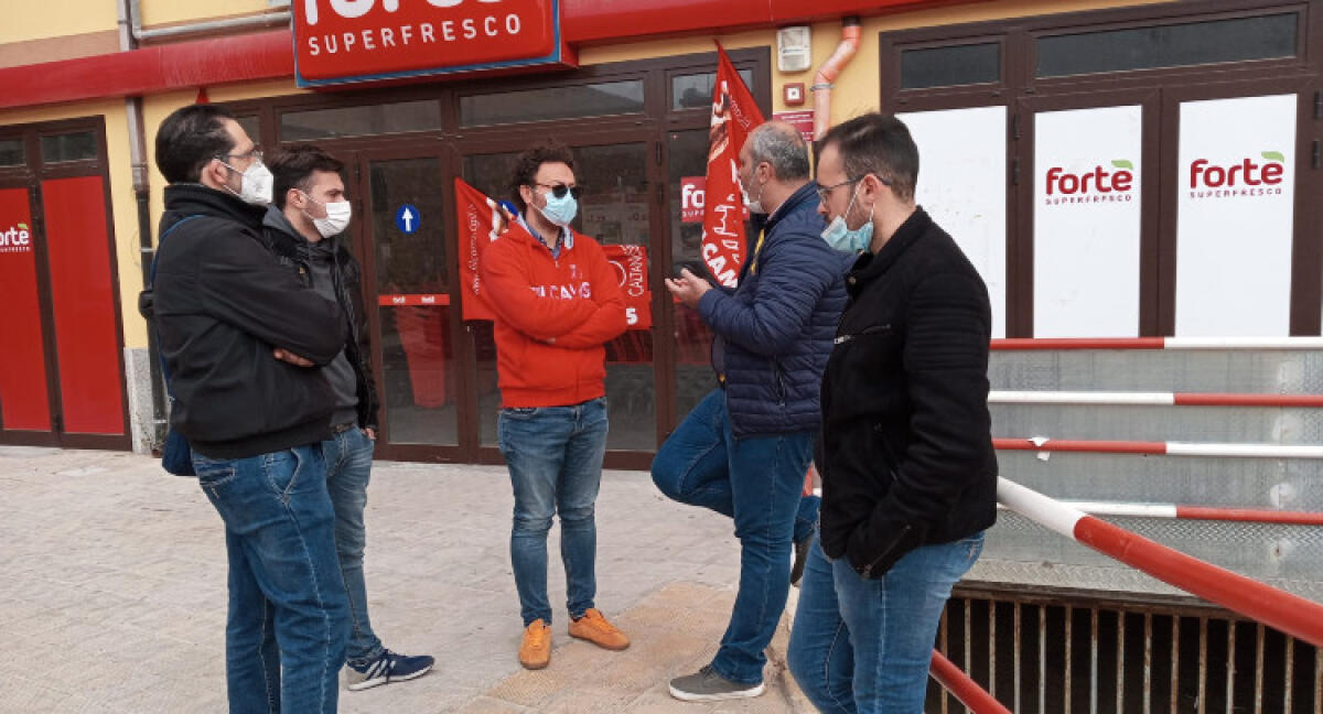 Da otto mesi senza stipendi, sit-in lavoratori "Fortè": Corallo, "basta muro di gomma" - Sono stati organizzati presidi di protesta
