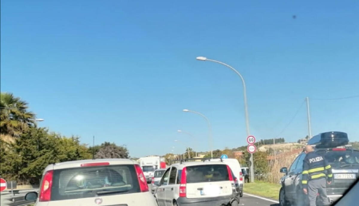 Tamponamento sulla Gela-Manfria, coinvolti un furgoncino e tre automobili - 