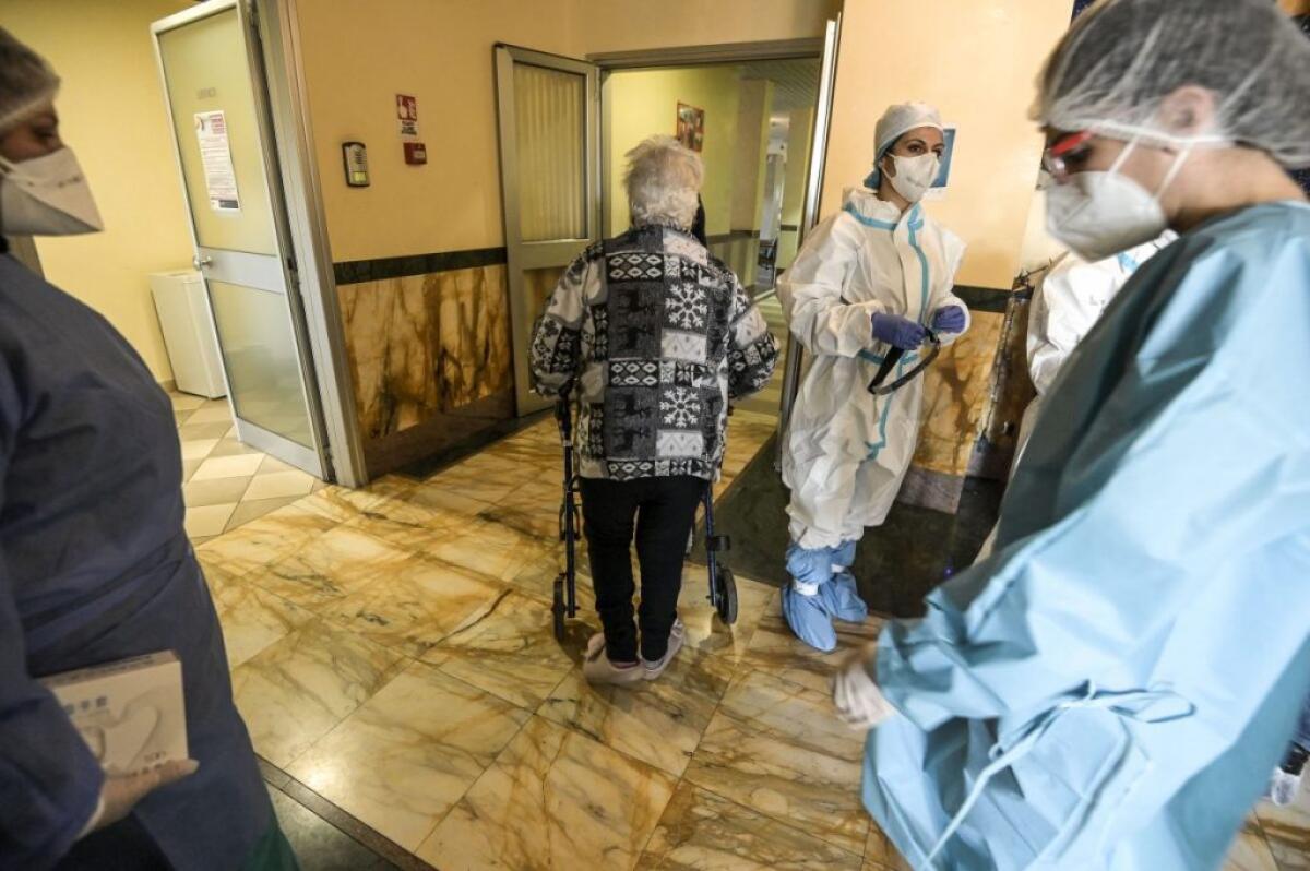 Covid, nelle Rsa primi effetti del vaccino, giù incidenza e decessi - 