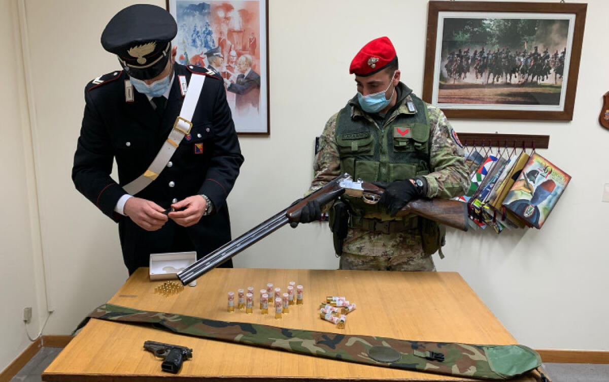 Armi e droga, arresti e sequestri a Riesi: blitz carabinieri anche nelle campagne - 