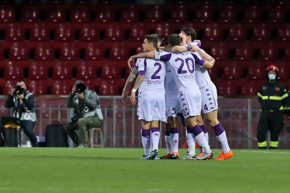 Tripletta di Vlahovic, Fiorentina espugna Benevento per 4-1 - 