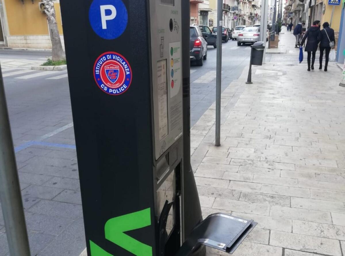 Tentato scasso ad uno dei parcometri della Ghelas - 