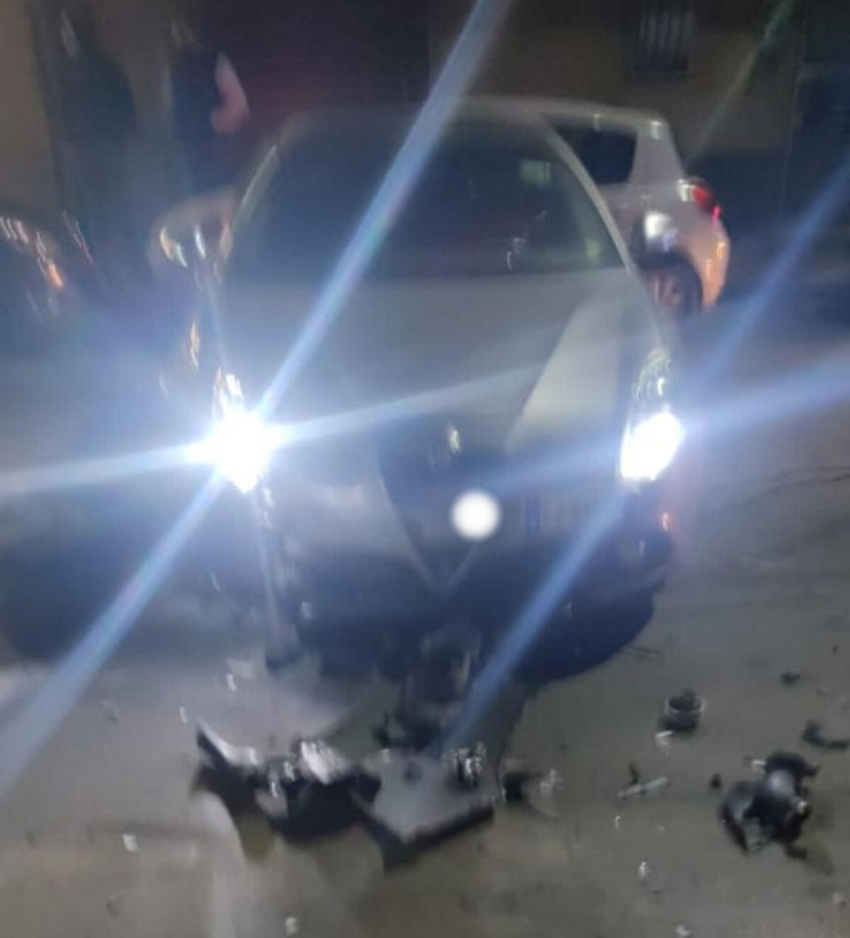 Scontro stradale in via Crispi, più veicoli coinvolti - 
