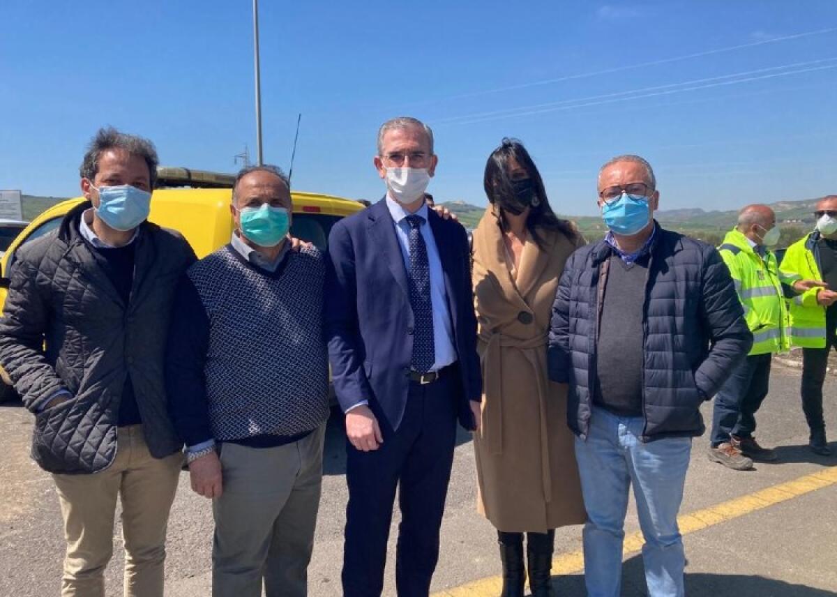 Cantieri Gela-Catania, sopralluogo Falcone: "Lavori per adeguare un'arteria importante" - Falcone è stato nel cantiere del lotto locale