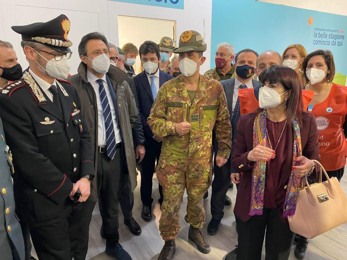 Vaccino, al via da Messina visita in Sicilia del generale Figliuolo - 