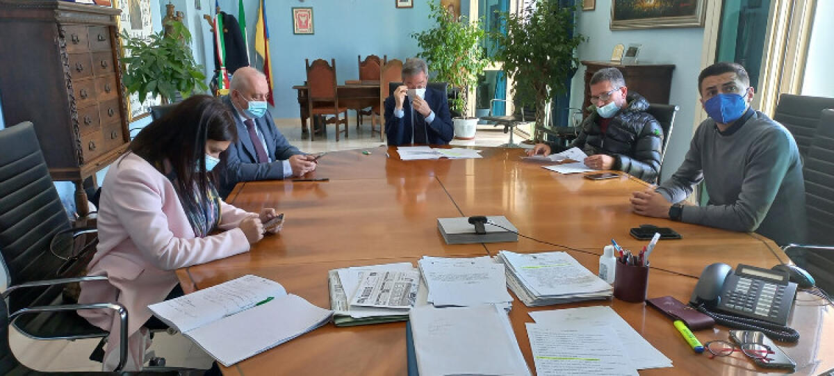 Hub al PalaCossiga, "pronto in brevissimo tempo": Gnoffo, "vaccinarsi è fondamentale" - La riunione di oggi per l'hub vaccinale