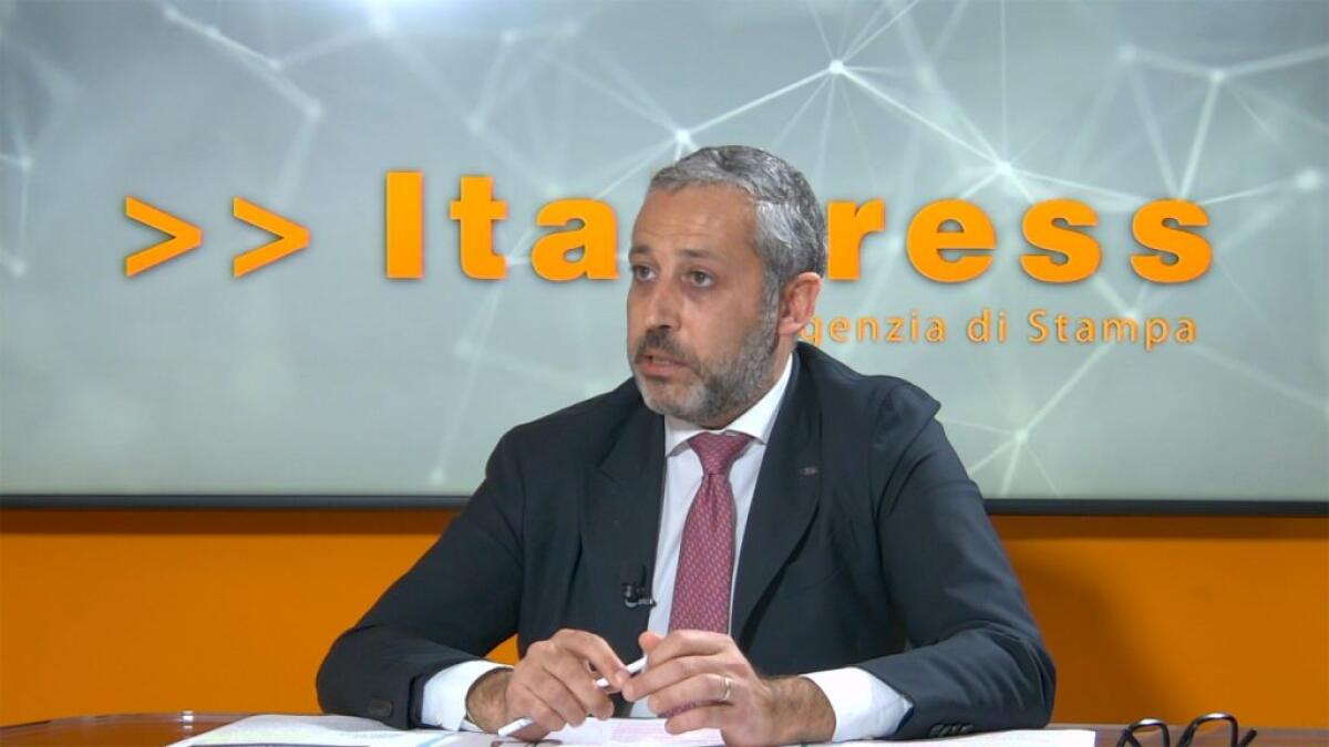 Il lavoro diventa “ibrido” tra sessioni virtuali e in presenza - 