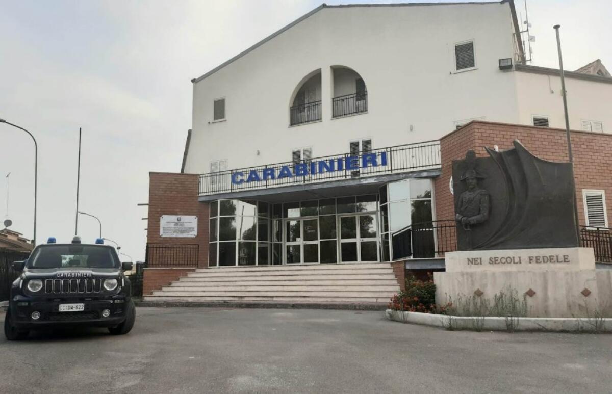 Diciannovenne spacciava nella sua abitazione, arrestato dai carabinieri - 