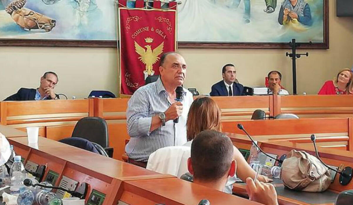 Cascino, "unità nel centrodestra possibile ma non sia un matrimonio per pochi intimi" - Il consigliere comunale Vincenzo Cascino in aula consiliare