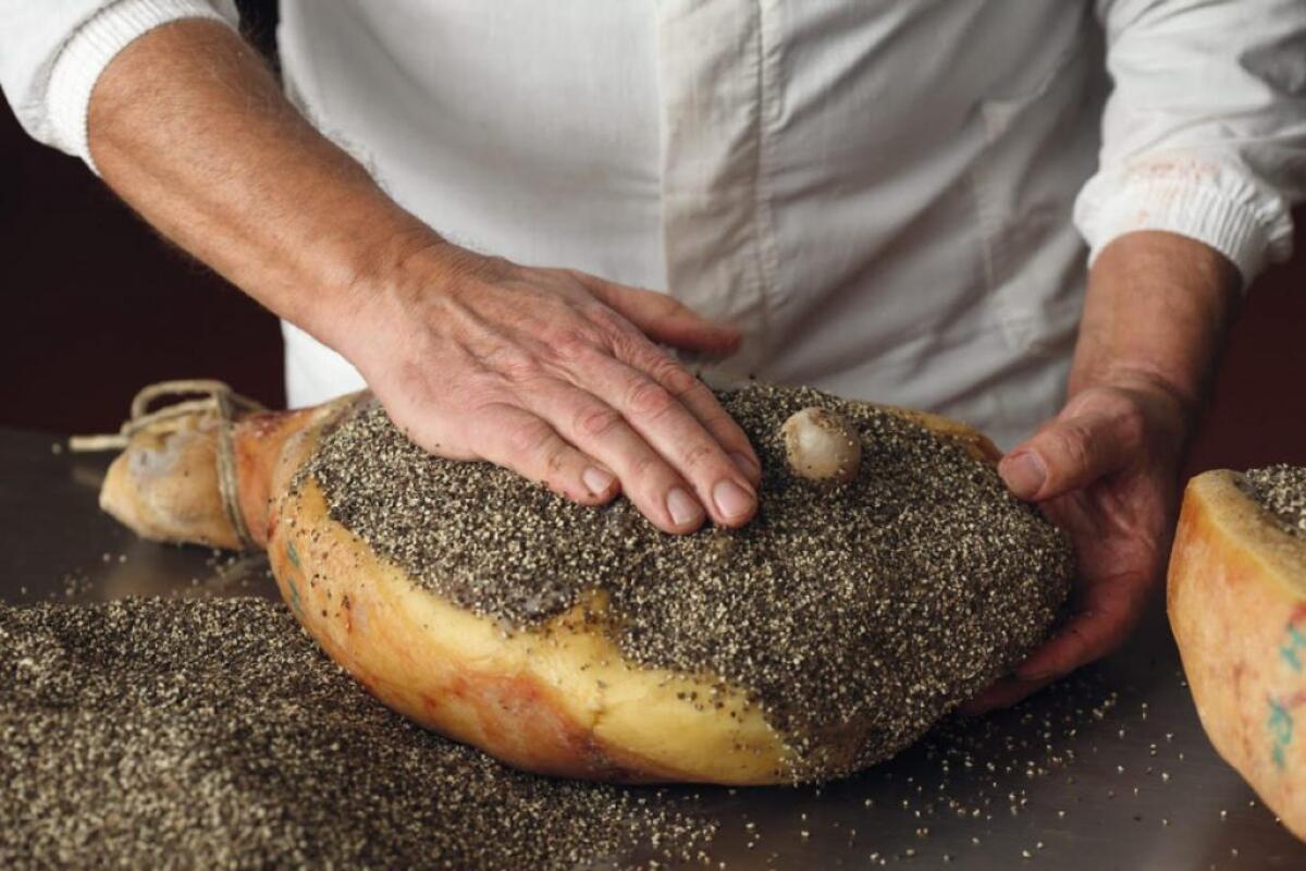 Prosciutto Toscano Dop, nel 2020 produzione in calo - 
