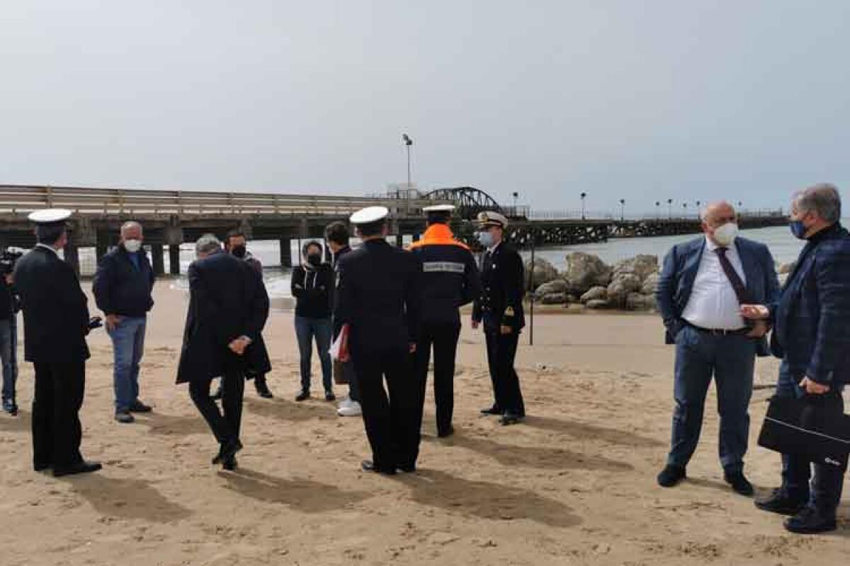 Messa in sicurezza del Pontile sbarcatoio, Comune e Demanio incerti sulle competenze - 
