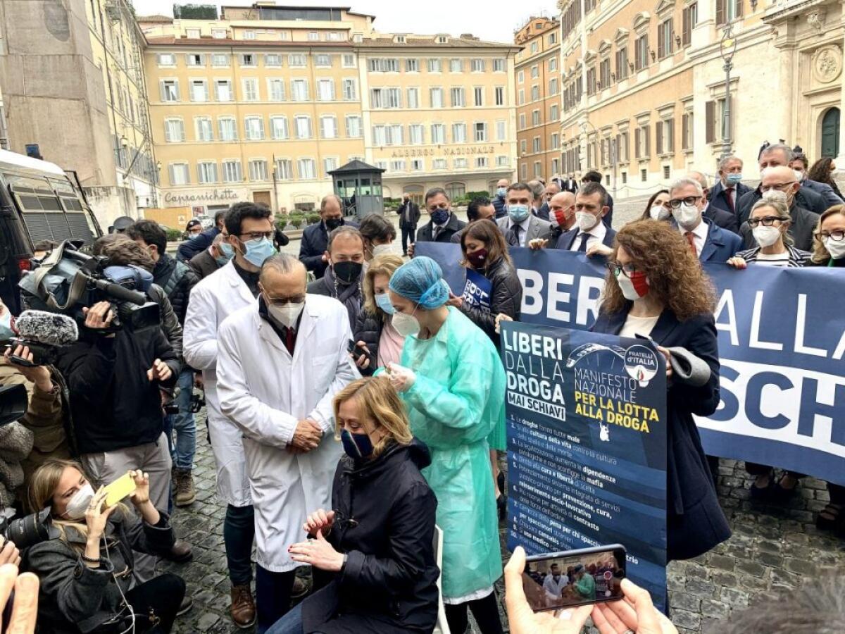 Droga, Meloni “In Italia situazione fuori controllo” - 