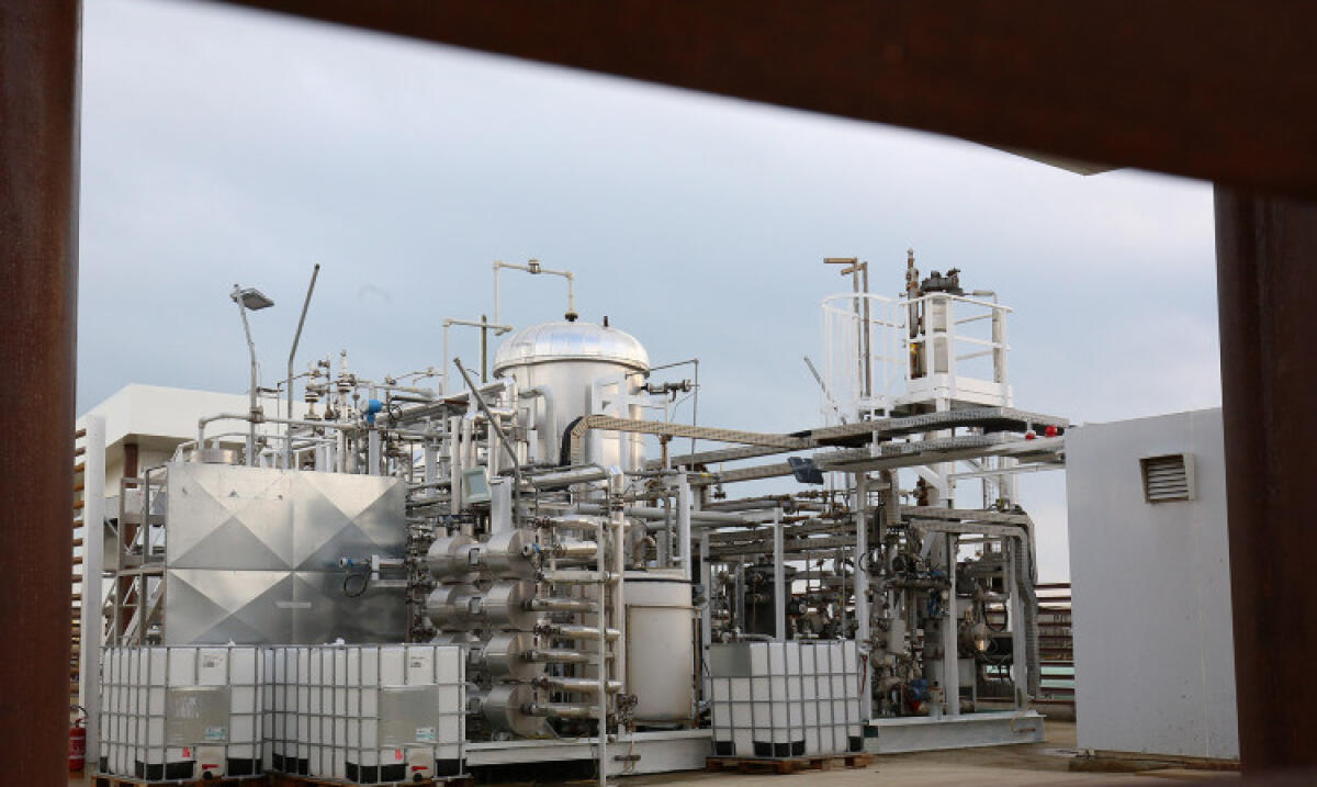 Bio-olio dai rifiuti, ok Regione ad Eni: "Sperimentazione Waste to fuel fino al 2022" - L'impianto è stato attivato nel sito di contrada Piana del Signore