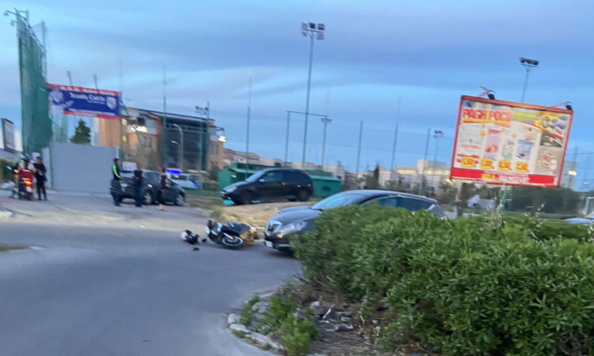 Scontro stradale a Macchitella, impattano auto e scooter: un ferito - Lo scontro a Macchitella