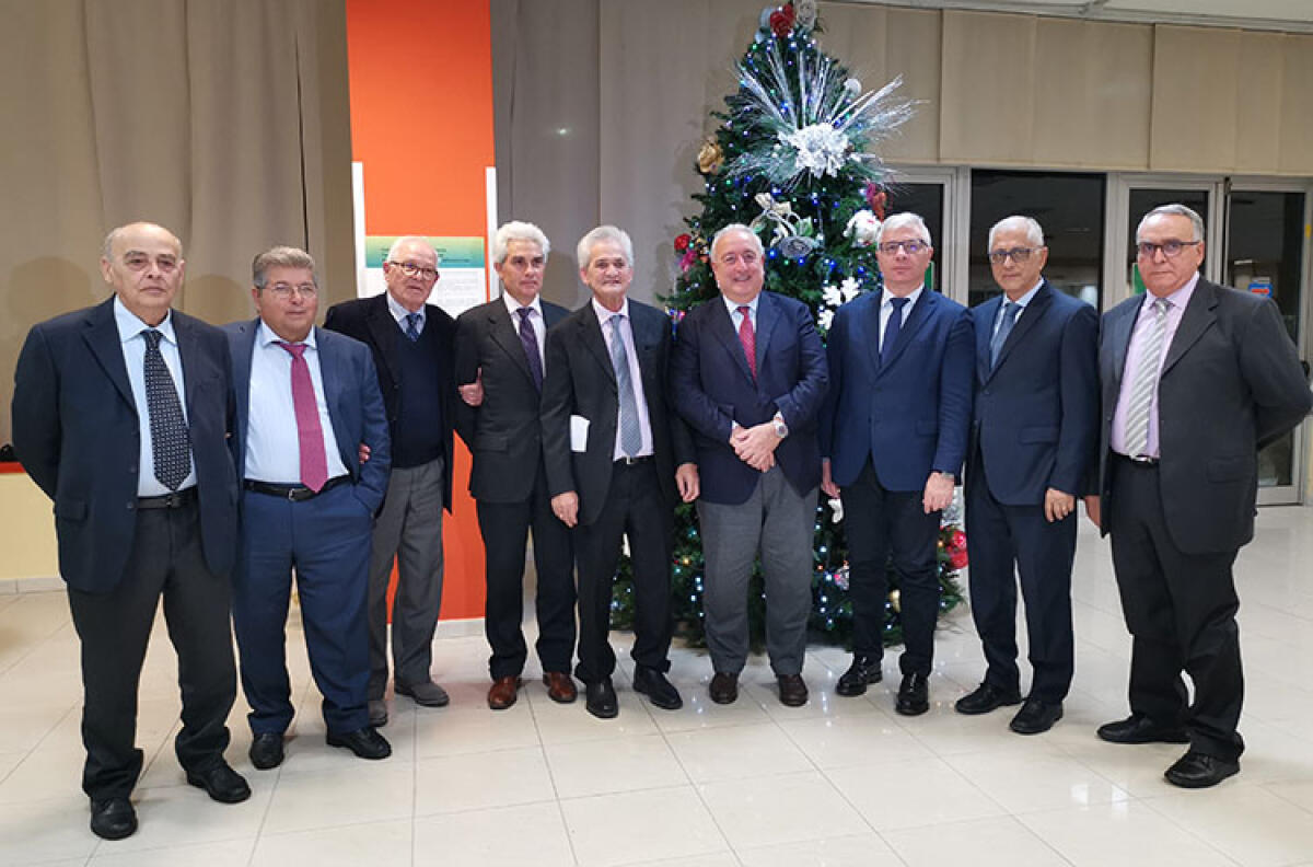 I "Pionieri Eni" donano fondi al banco alimentare e alle associazioni di volontariato - I rappresentanti dell'associazione Pionieri e Veterani Eni donano fondi 