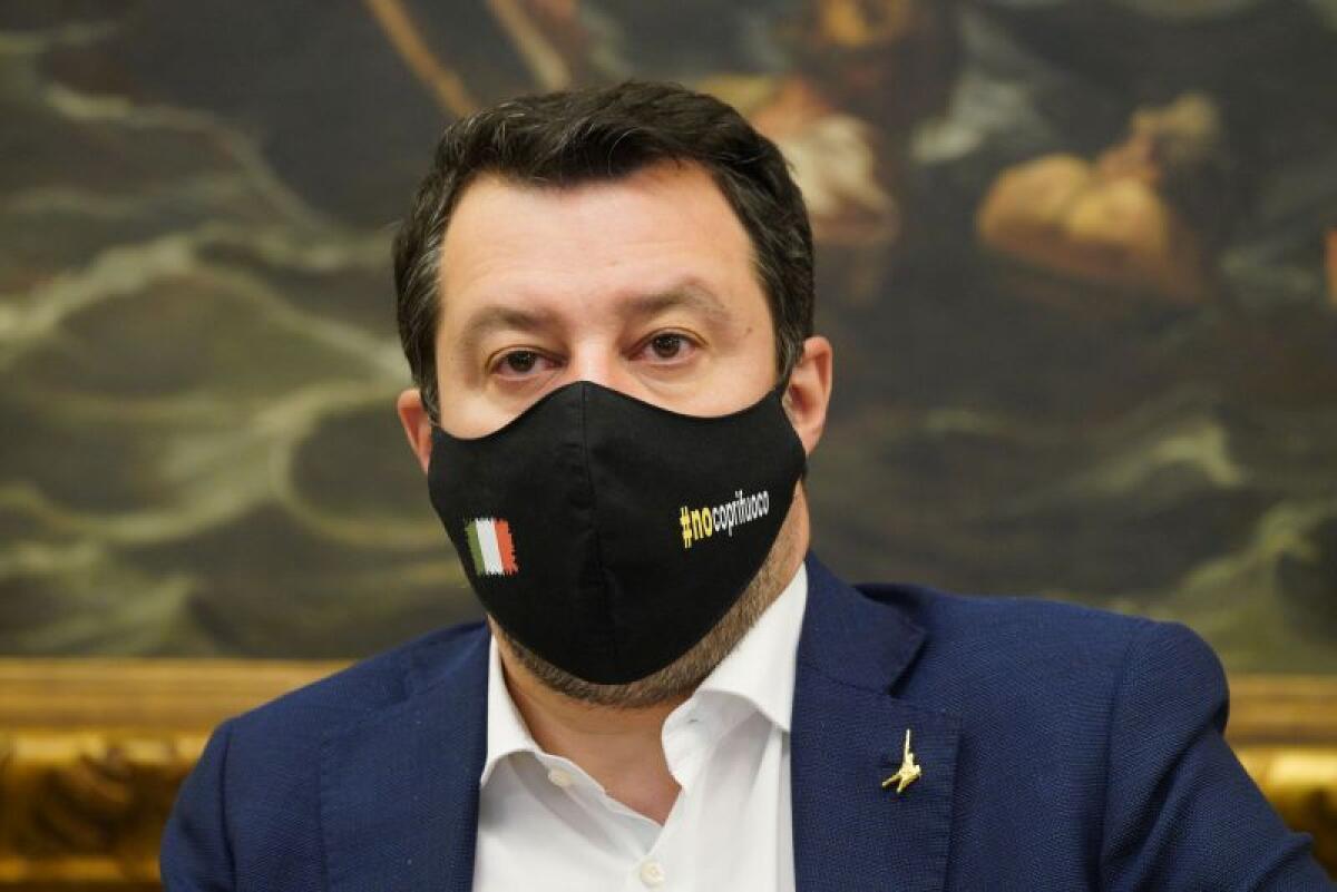 Immigrazione, Salvini “Italia si comporti come altri paesi Ue” - 
