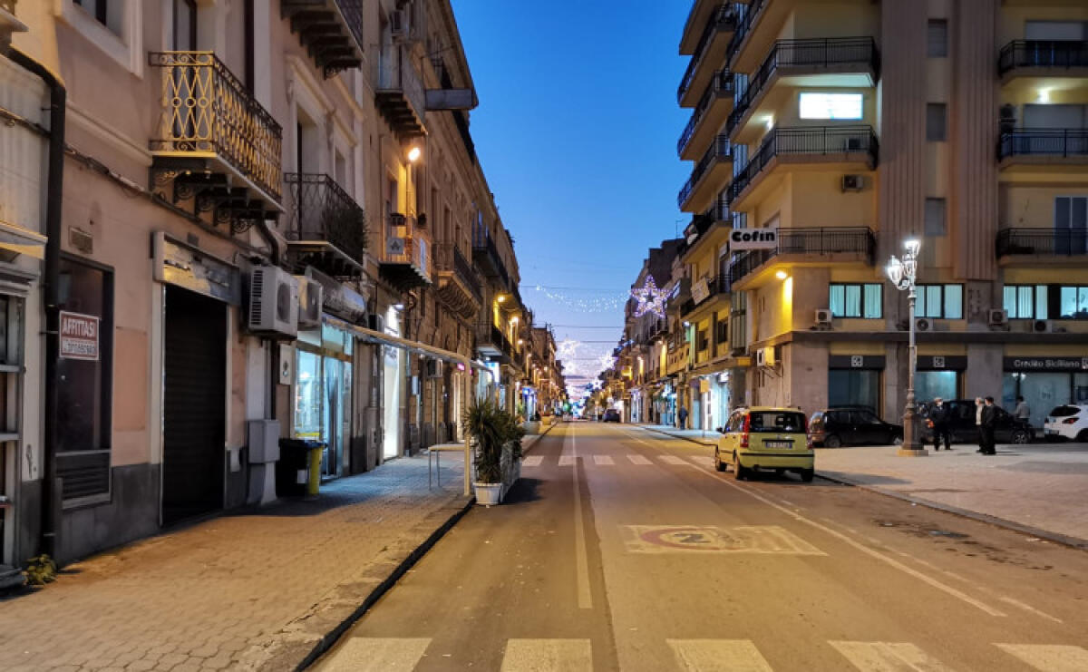 Gela "rosso pallido", proroga di 48 per valutare il contagio, si temono forti proteste -                                                                                                               