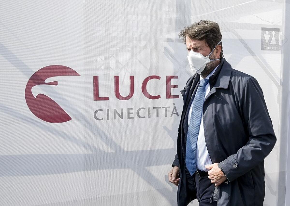 Cinema, torna l’obbligo di uscita in sala prima dello streaming - 
