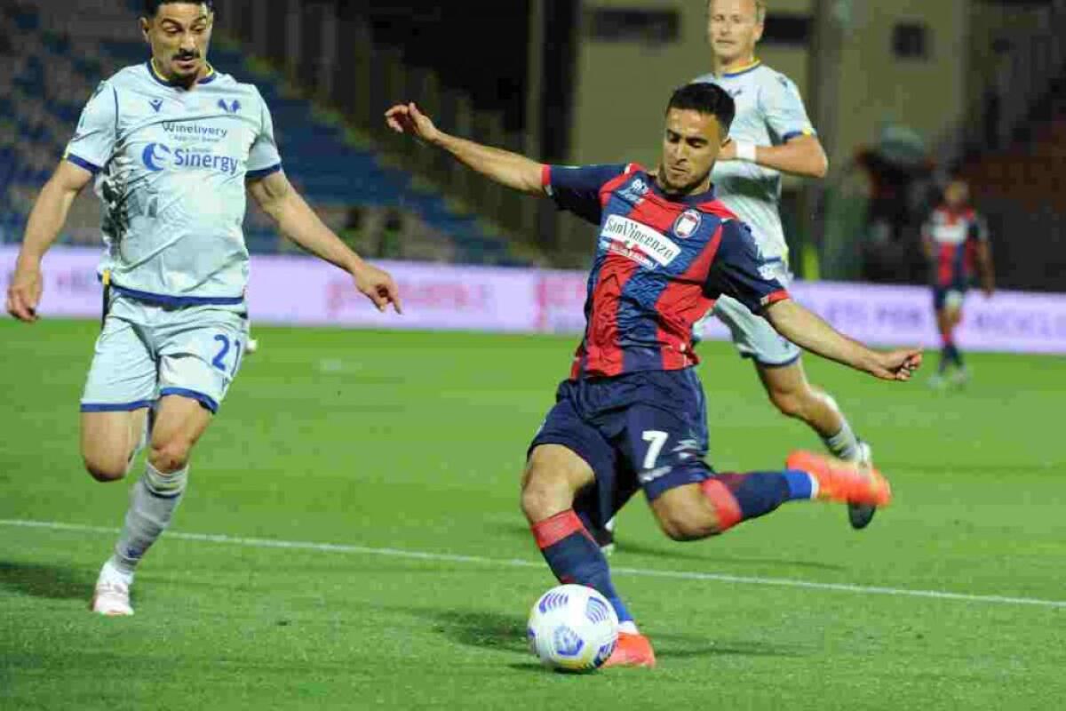 Prova d’orgoglio per il Crotone, battuto 2-1 il Verona - 