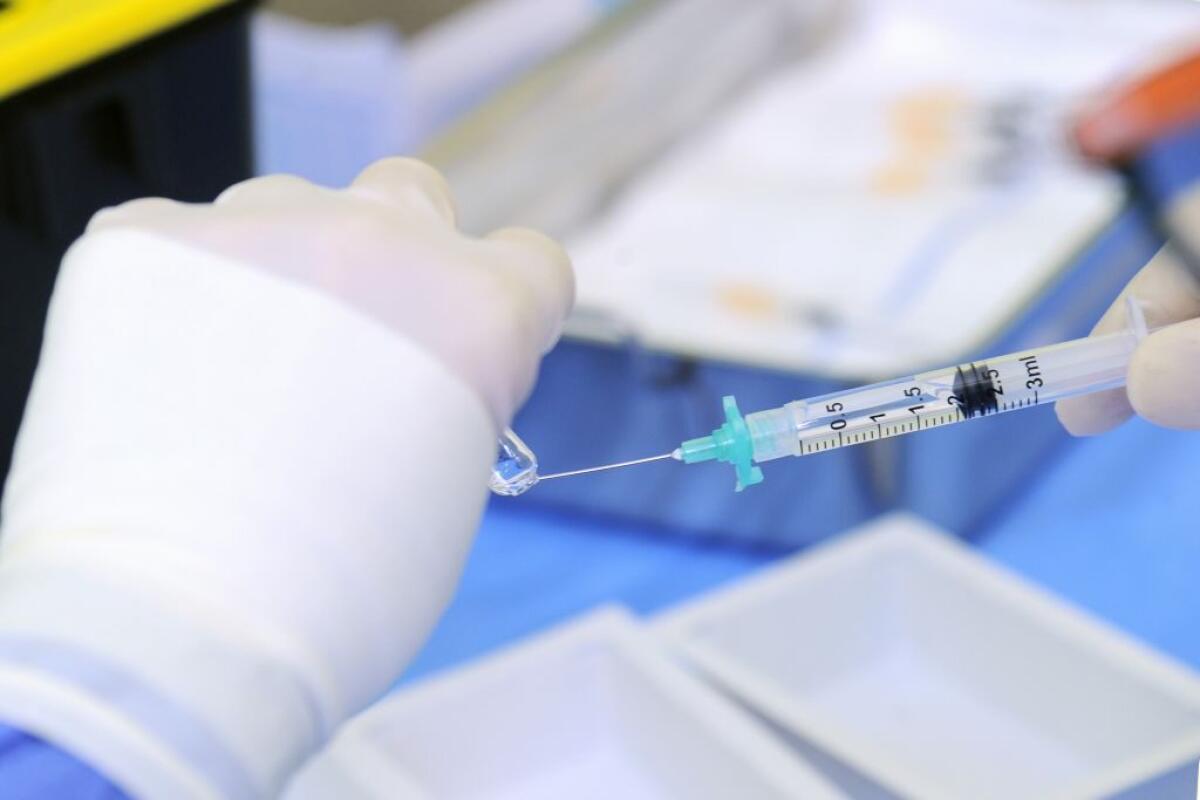 Solo sei nuovi contagi in città e 37 guariti: la curva dei positivi scende a 450 - 