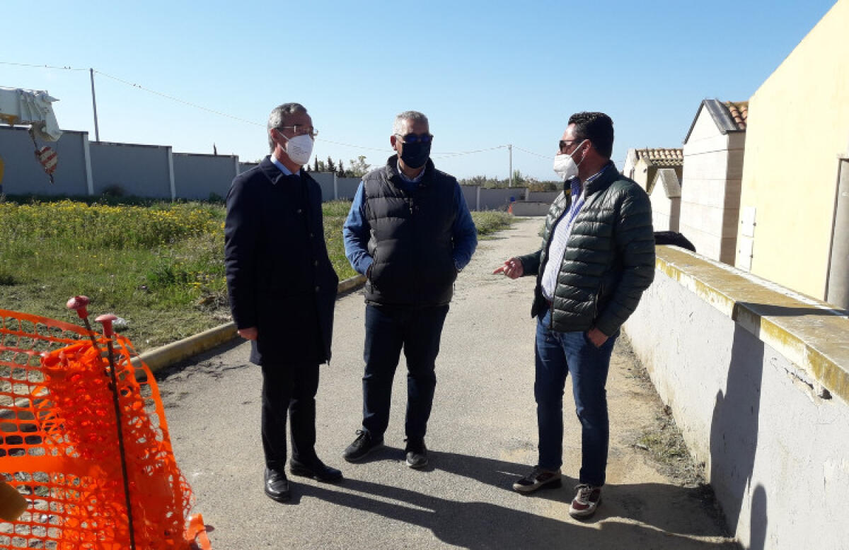 Consegnati altri 160 loculi a Farello, sopralluogo di Greco: "Camera mortuaria vuota" - Un sopralluogo del sindaco e di Trainito a Farello