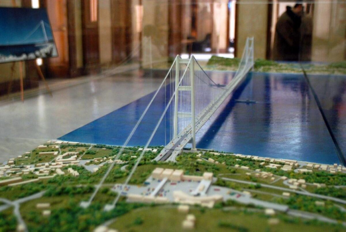 Ponte sullo Stretto, con le tre campate si torna al punto di partenza - 