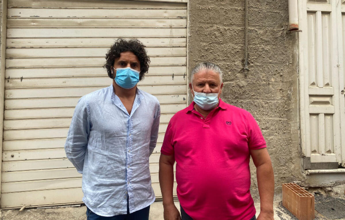 Senza casa per le perdite idriche, famiglia vive in garage: "Aiutiamoli serve alloggio" - Scerra ha risposto all'appello della famiglia Pellegrino