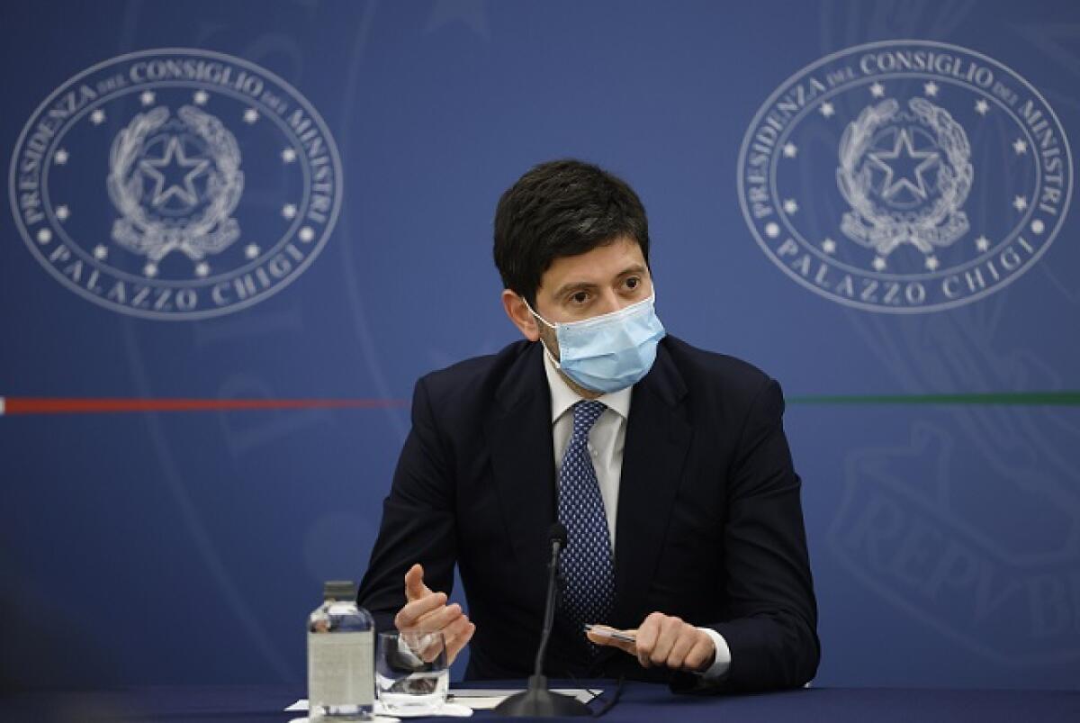 Speranza “Messaggio su Astrazeneca chiaro, le Regioni si allineino” - 
