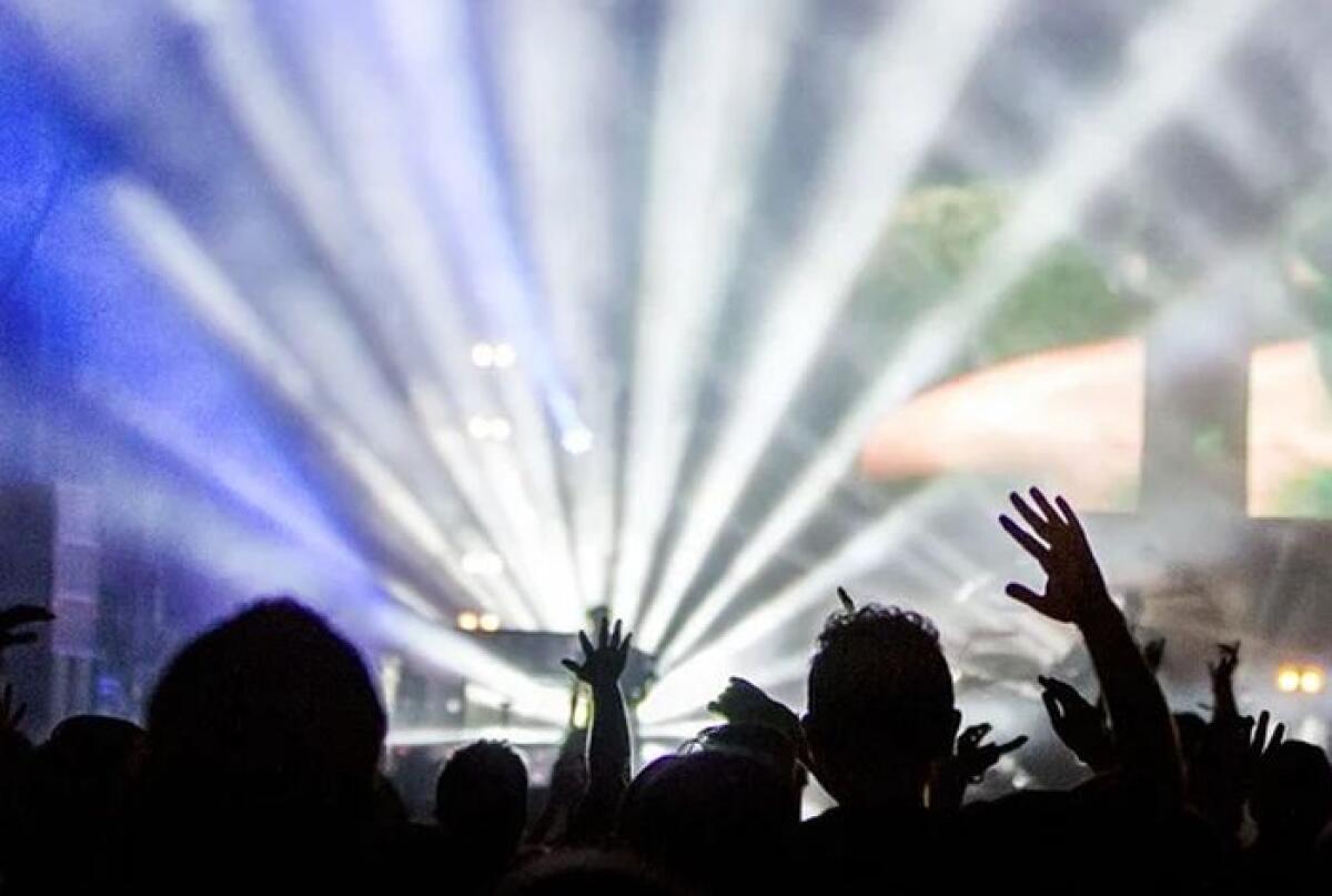 Cts, via libera discoteche all’aperto, ingresso con green pass - 