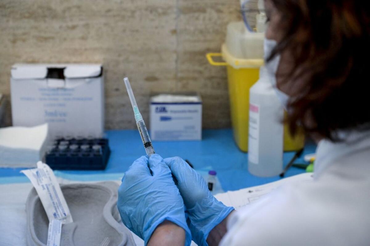 Covid, 1.390 nuovi casi e 26 decessi nelle ultime 24 ore - 