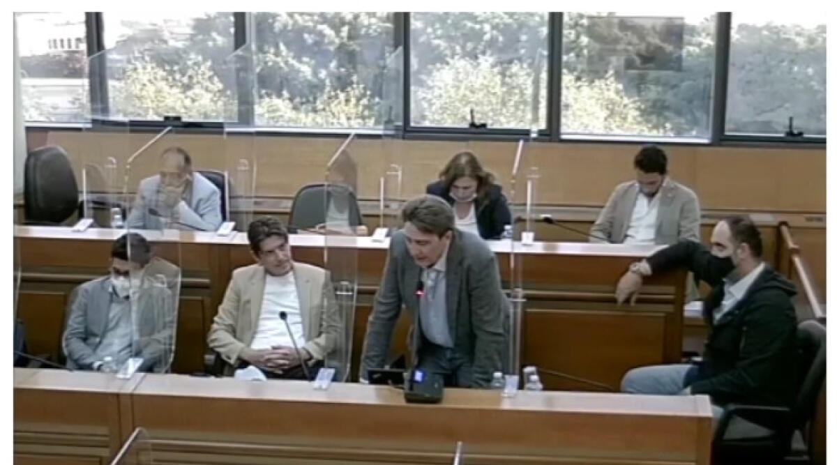 Passano debiti, "se ci sono le condizioni l'ente deve opporsi per evitare altri costi" - Consiglieri di maggioranza in aula consiliare