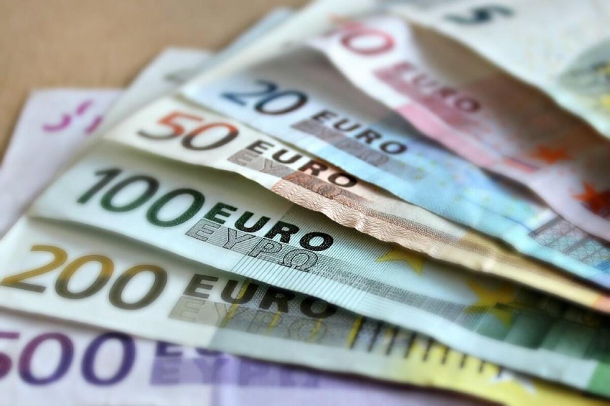 Sondaggi, spese e paura di indebitarsi opprimono gli italiani - 