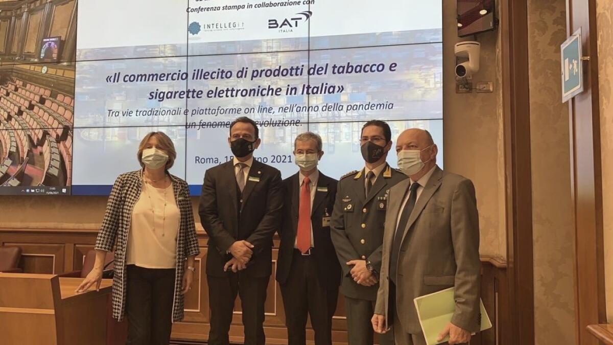 Contrabbando di sigarette, lo Stato perde 800 mln di entrate all’anno - 