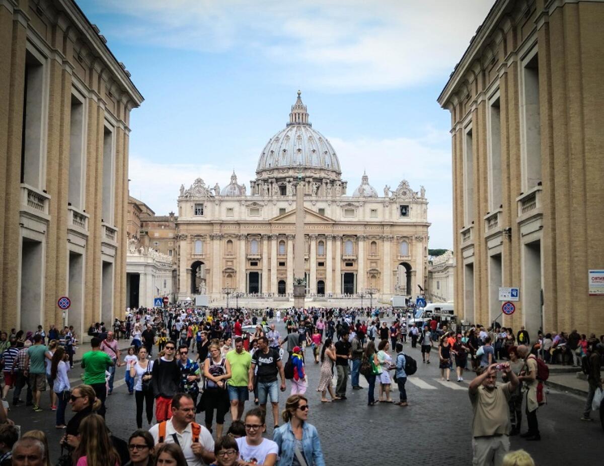 Tutta l’Italia in zona bianca, via le mascherine all’aperto - 