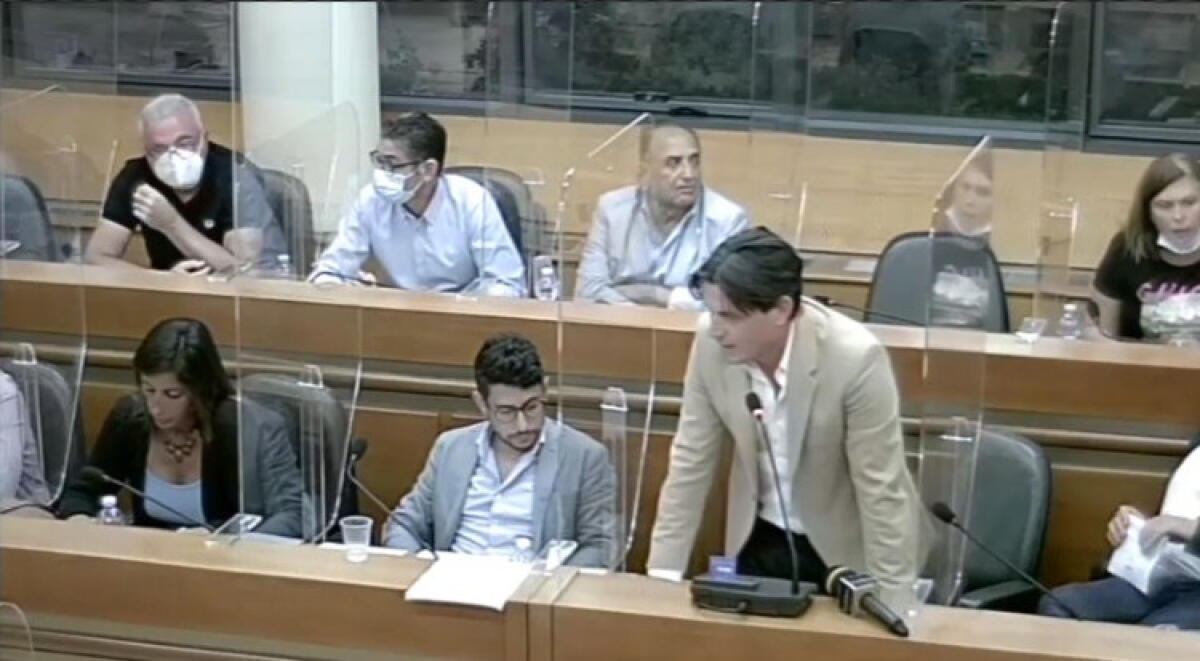 "Ricatti" e "interessi", storie tese in maggioranza: "Liberamente" vuole Greco in aula - Casciana e Grisanti in aula consiliare