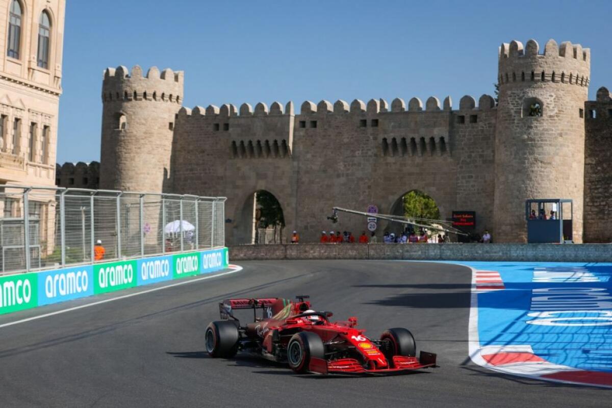 Leclerc in pole a Baku, poi Hamilton e Verstappen - 
