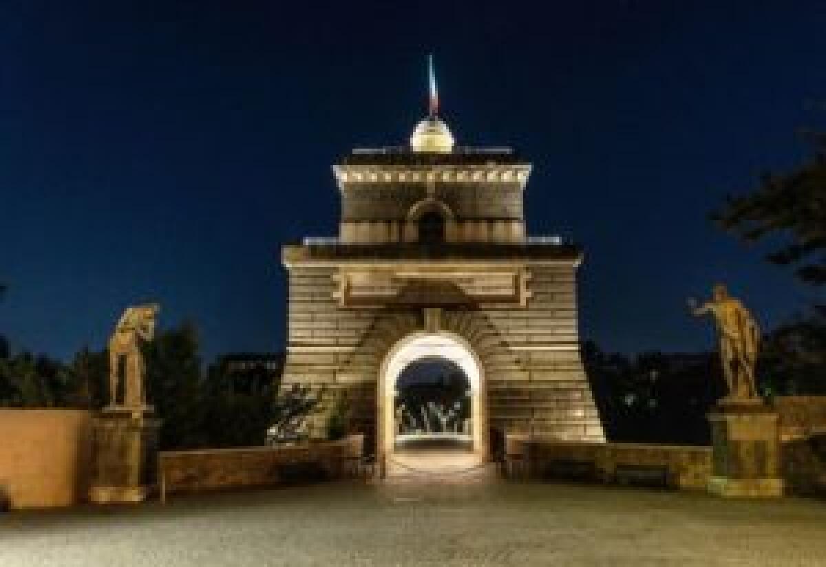 Roma, nuova illuminazione per la Torretta Valadier di Ponte Milvio - 