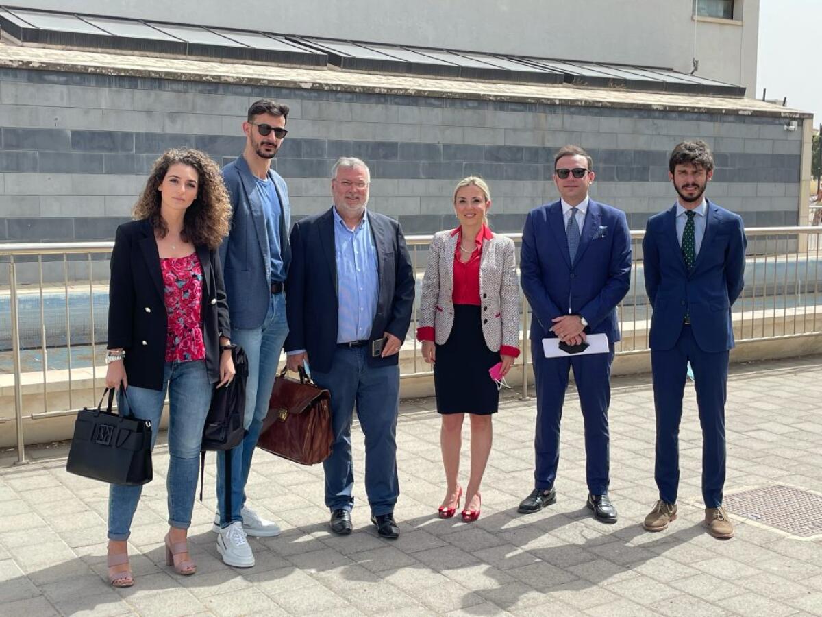 Astensione penalisti, stop udienze per due giorni : "Valori Costituzione a rischio" - Gli avvocati Marina Di Dio, Marco Granvillano, Maurizio Scicolone, Valentina Lo Porto, Angelo Cafà e Rosario Prudenti della Camera penale