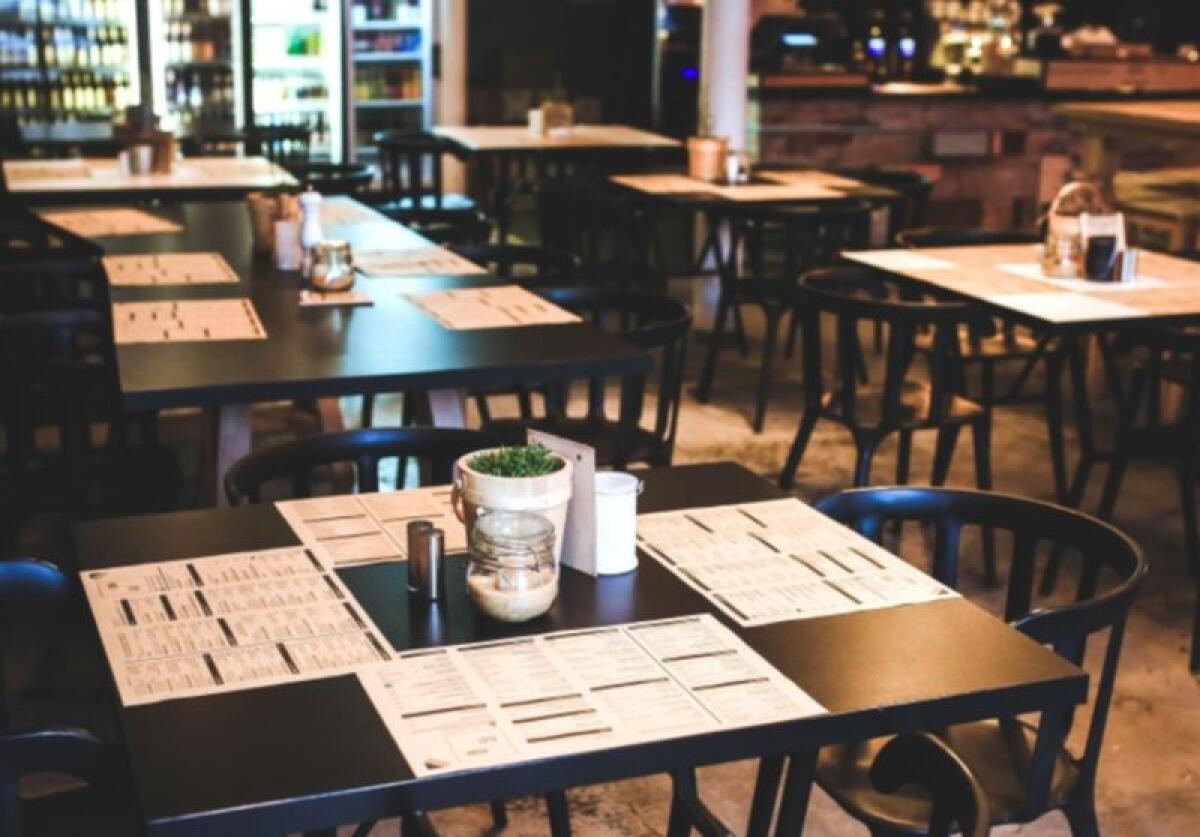 Ministero Salute, resta il limite di 4 persone a tavola al ristorante - 