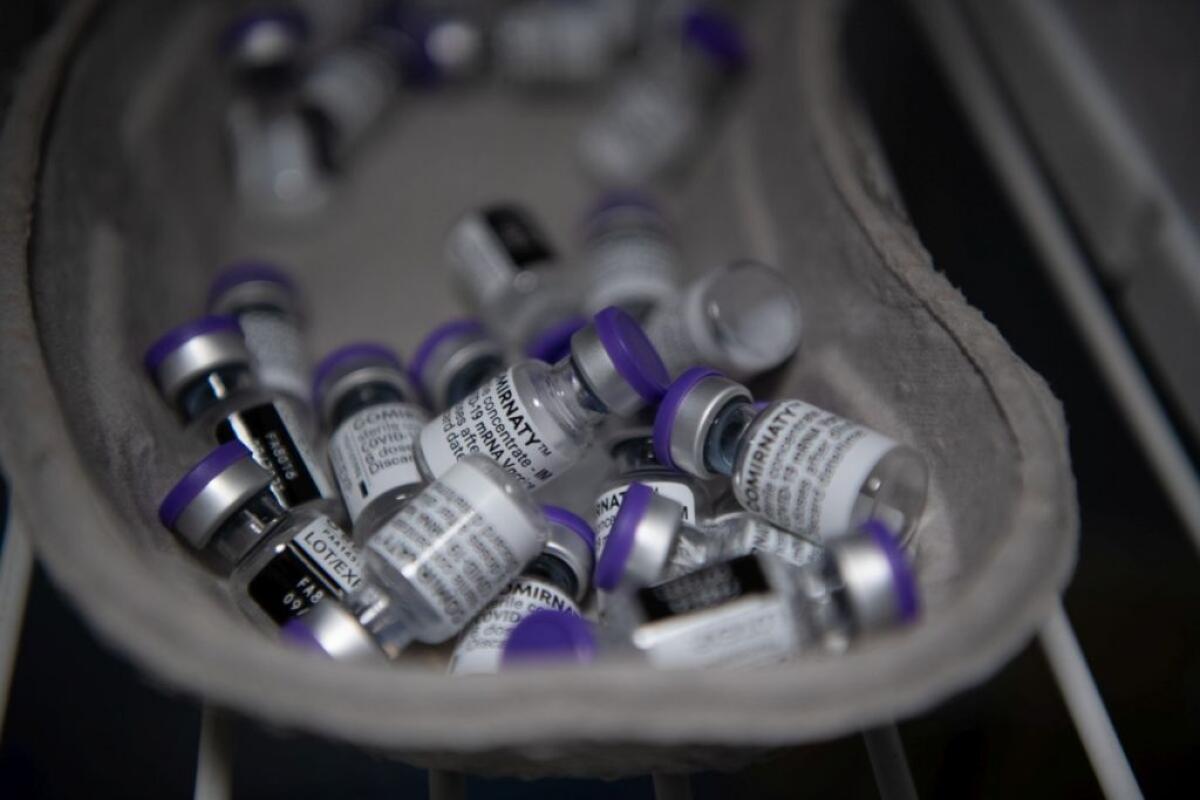 All'hub vaccini anche in notturna, parte open day per over 18 con Astrazeneca -