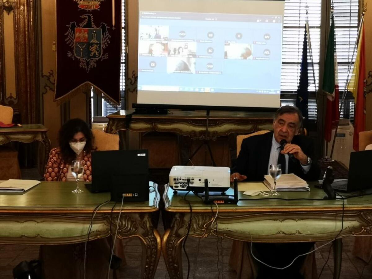 Criticità finanziarie dei Comuni, a Palermo il viceministro Castelli - 
