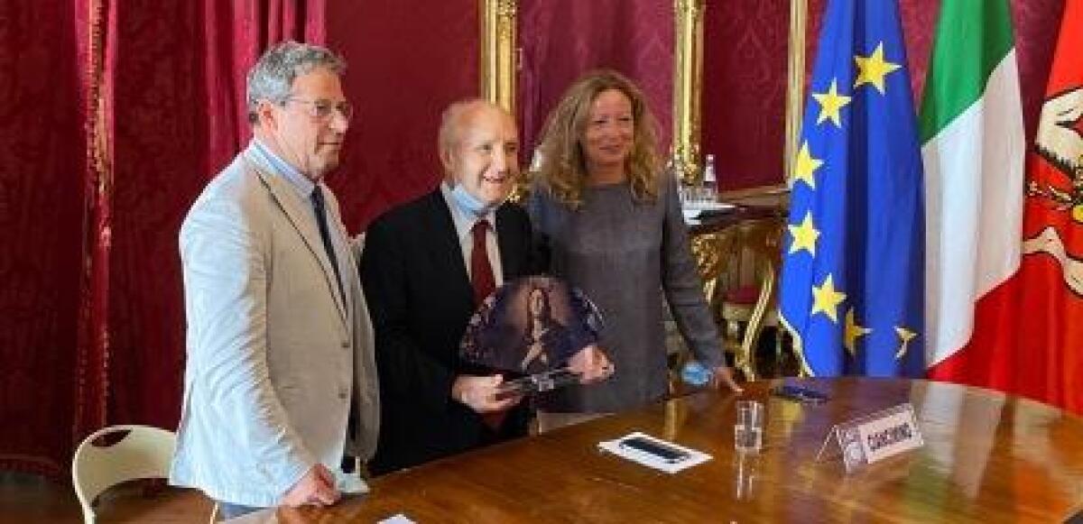 Un ventaglio con Santa Rosalia per pausa estiva attività dell’Ars - 