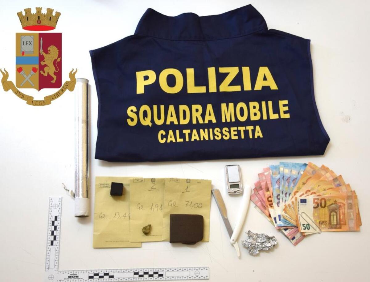 Il cane poliziotto fiuta l'hashish e la polizia arresta un tunisino - 