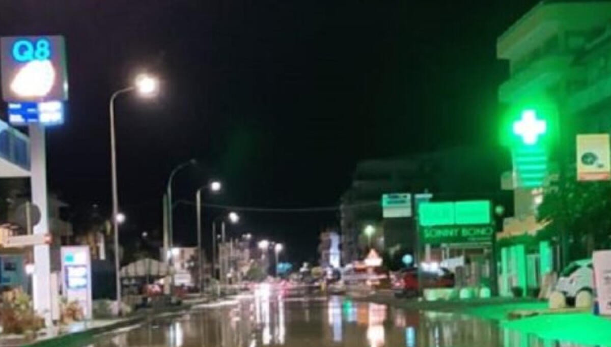 Rottura condotta in via Venezia, 500 utenze senza acqua: "Non ci sono tempi certi" - 